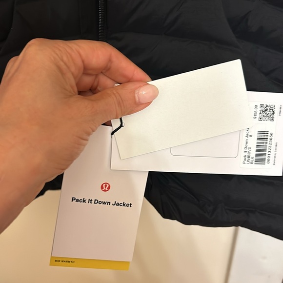 NWT Lulu Lemon “Pack It Down” Jacket in Black Size 8 - Picture 2 of 5